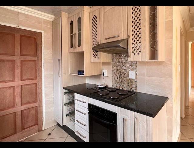 3 BEDROOM HOUSE FOR SALE IN DANVILLE